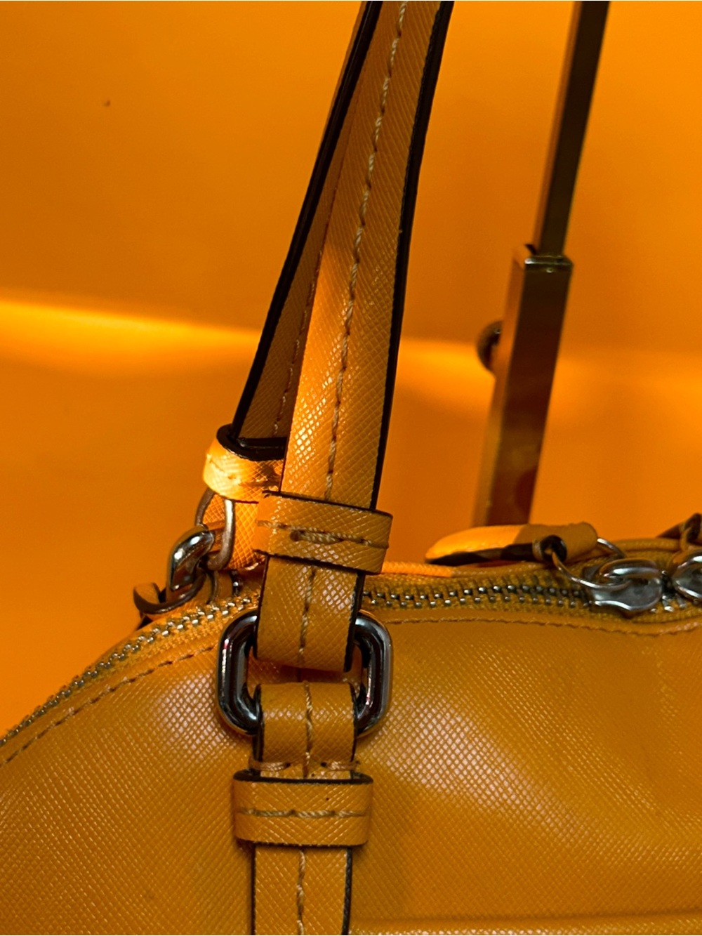Coach Orange Leather Dome Satchel Approx. 10 x 9 x 4 - Picture 10 of 17